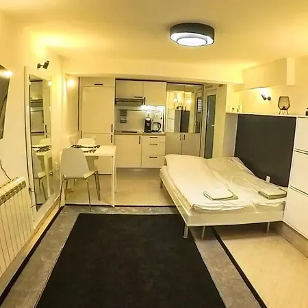 Apartamento With Courtyard Just Steps Away Vitosha Str Sófia