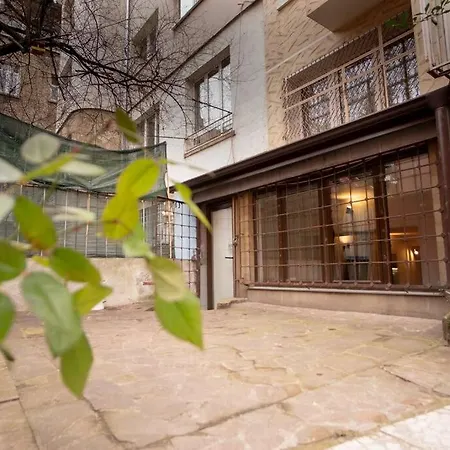 With Courtyard Just Steps Away Vitosha Str Sófia