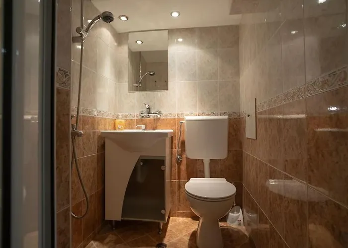 With Courtyard Just Steps Away Vitosha Str Apartamento *