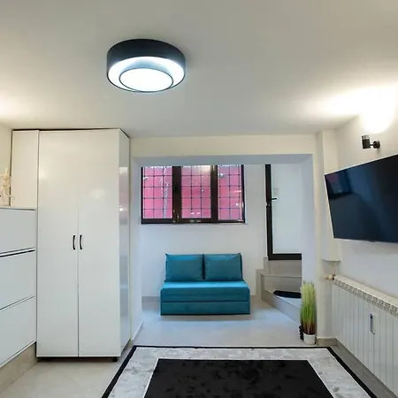 With Courtyard Just Steps Away Vitosha Str Apartament